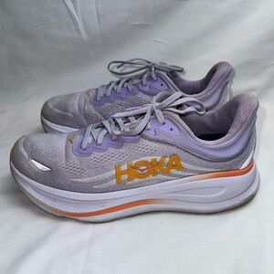 Hoka women’s Bondi 9 running shoes in the Aster Flower / Starlight Glow size 12D